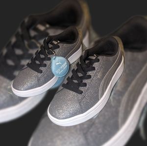 Glitter puma girls shoes size 3